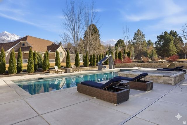 2152 E CREEK RD, Sandy, UT 84093