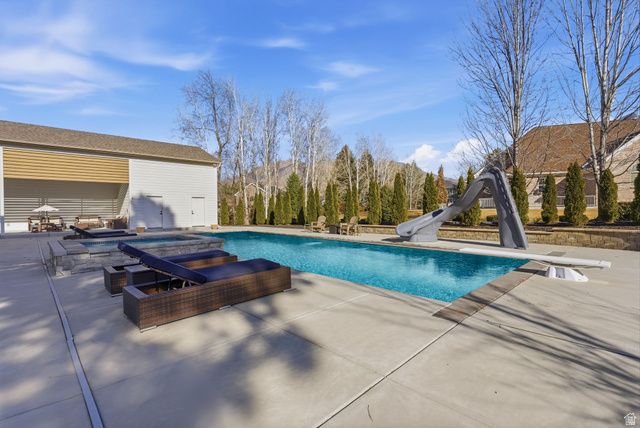 2152 E CREEK RD, Sandy, UT 84093