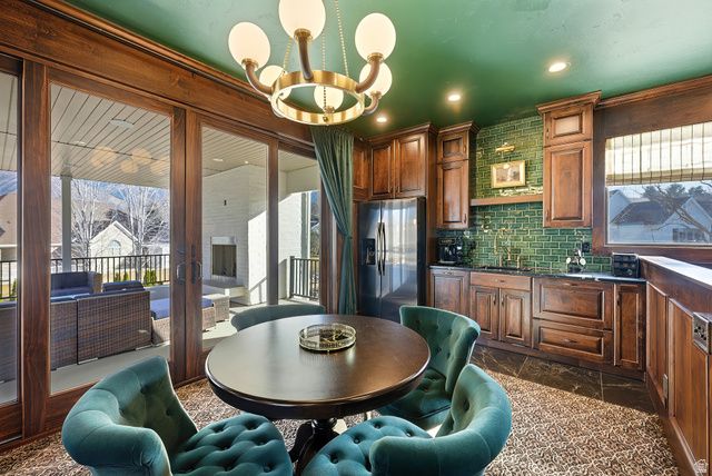 2152 E CREEK RD, Sandy, UT 84093