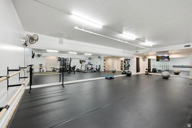 2152 E CREEK RD, Sandy, UT 84093