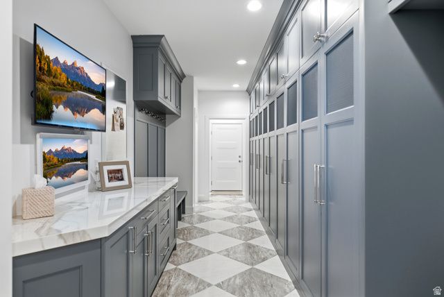 2152 E CREEK RD, Sandy, UT 84093