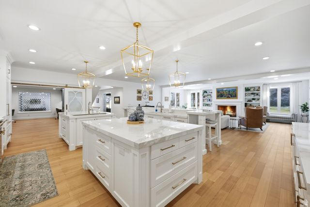 2152 E CREEK RD, Sandy, UT 84093