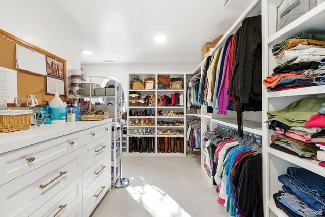 2152 E CREEK RD, Sandy, UT 84093