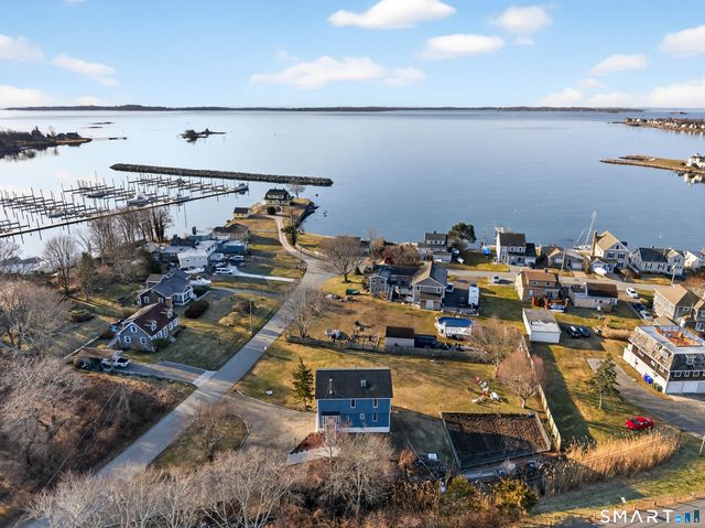 18 Noble Avenue, Groton, CT 06340