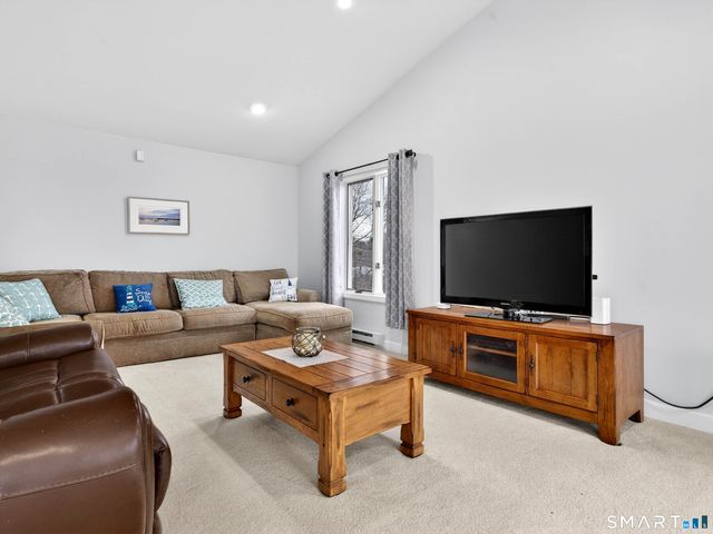 18 Noble Avenue, Groton, CT 06340