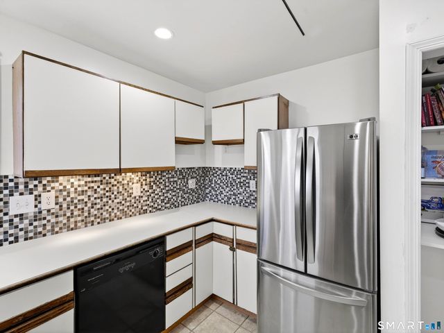 18 Noble Avenue, Groton, CT 06340