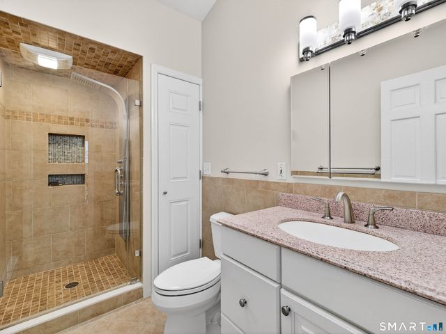 18 Noble Avenue, Groton, CT 06340