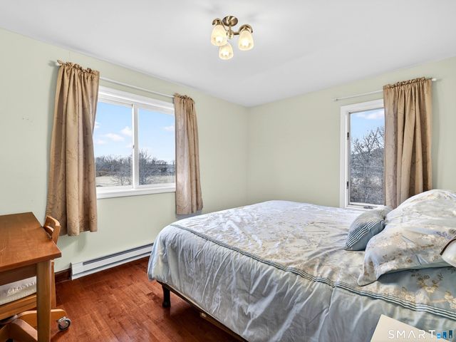 18 Noble Avenue, Groton, CT 06340