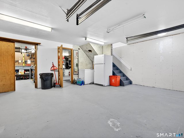 18 Noble Avenue, Groton, CT 06340