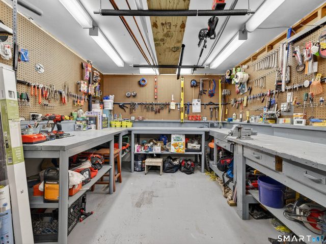 18 Noble Avenue, Groton, CT 06340