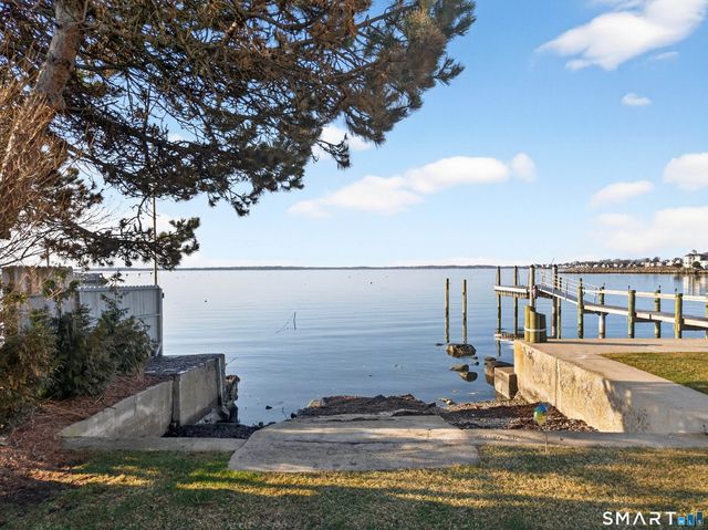 18 Noble Avenue, Groton, CT 06340