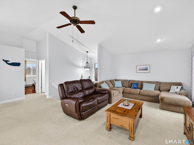 18 Noble Avenue, Groton, CT 06340