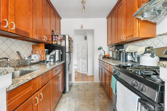 9935 59th Avenue 6C, Corona, NY 11368