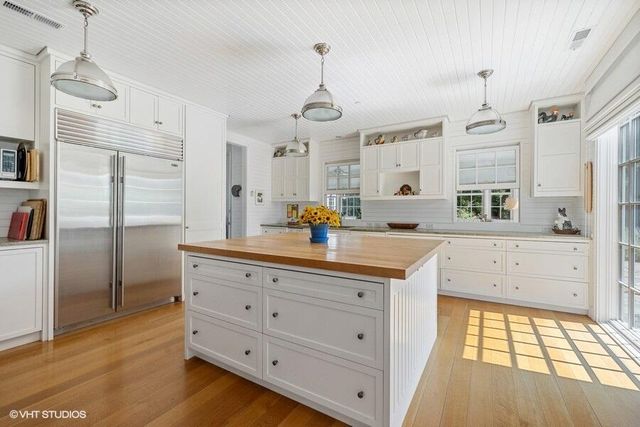 15360 Lakeshore Road, Lakeside, MI 49116