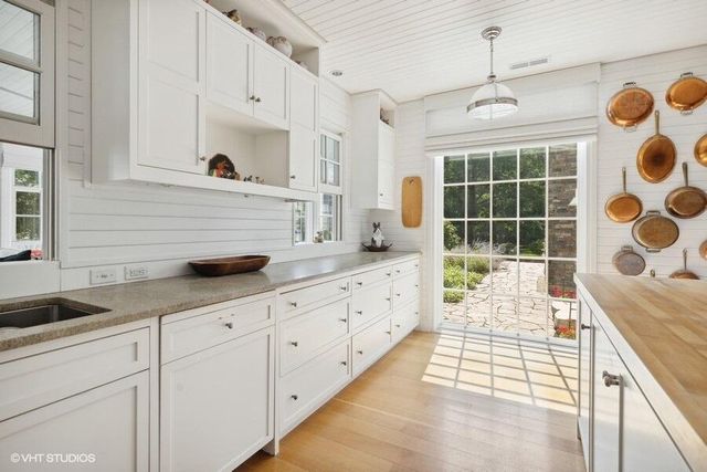 15360 Lakeshore Road, Lakeside, MI 49116