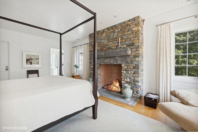 15360 Lakeshore Road, Lakeside, MI 49116