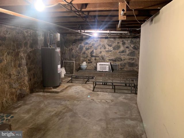 559 HILLMAN DR, Winchester, VA 22601