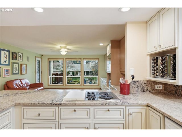 2804 Se SPYGLASS Dr, Vancouver, WA 98683