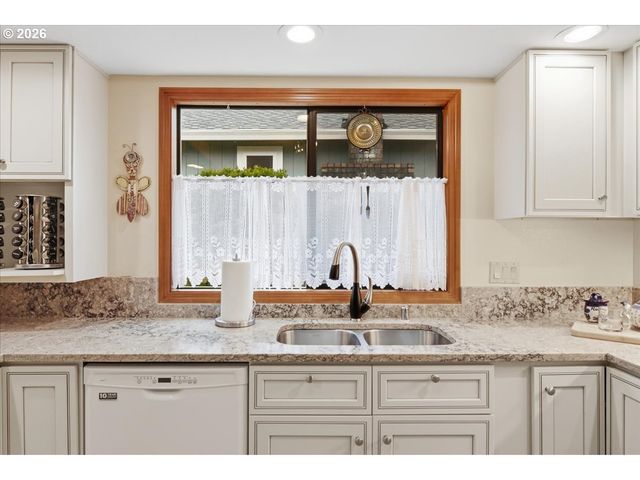 2804 Se SPYGLASS Dr, Vancouver, WA 98683