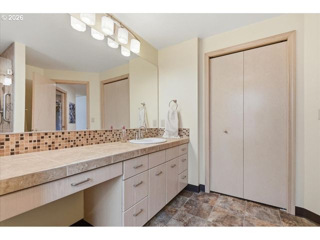 2804 Se SPYGLASS Dr, Vancouver, WA 98683