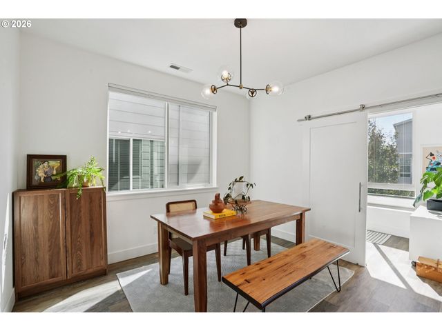 938 Sw ADRIAN Ter, Beaverton, OR 97005