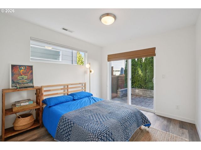 938 Sw ADRIAN Ter, Beaverton, OR 97005