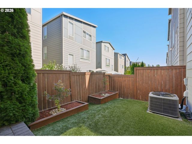 938 Sw ADRIAN Ter, Beaverton, OR 97005