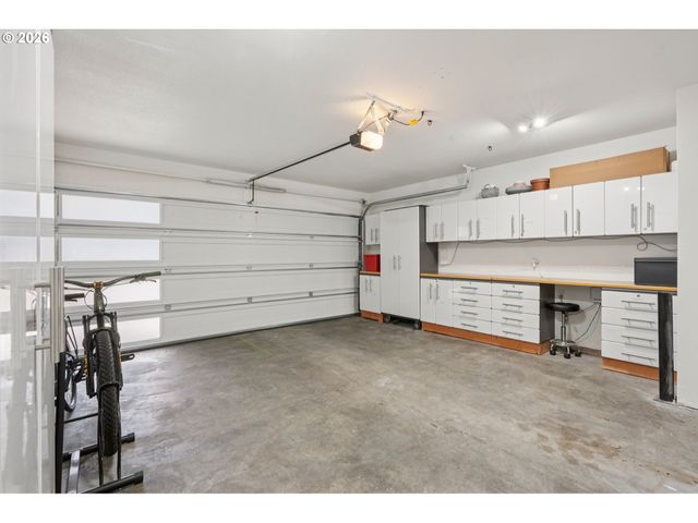 938 Sw ADRIAN Ter, Beaverton, OR 97005