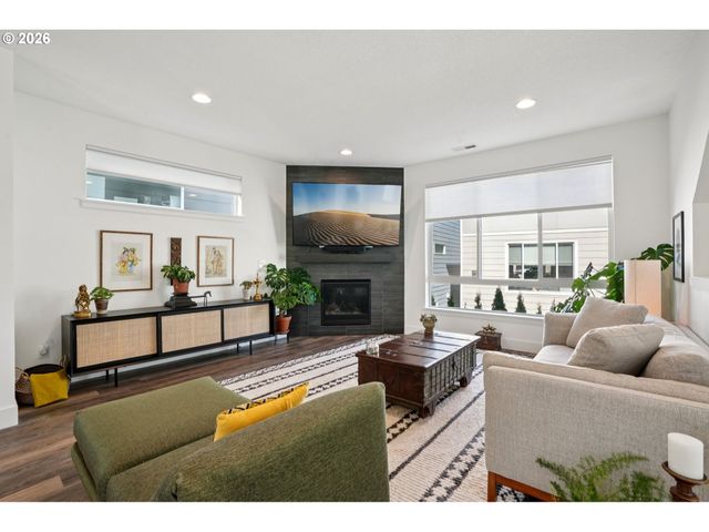 938 Sw ADRIAN Ter, Beaverton, OR 97005