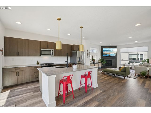 938 Sw ADRIAN Ter, Beaverton, OR 97005