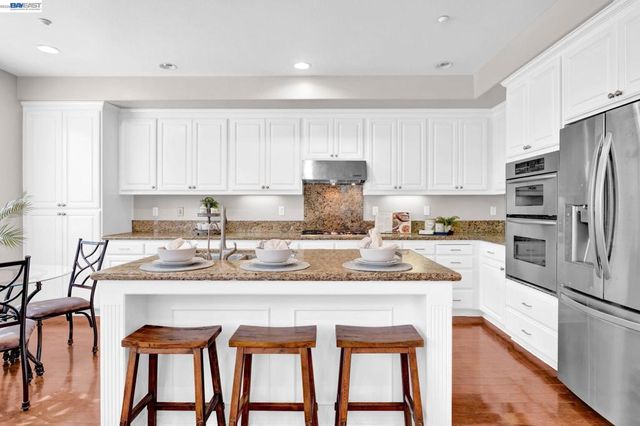 6197 Yardley Ln, San Ramon, CA 94582