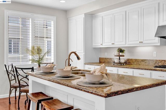 6197 Yardley Ln, San Ramon, CA 94582