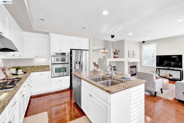 6197 Yardley Ln, San Ramon, CA 94582