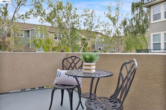 6197 Yardley Ln, San Ramon, CA 94582