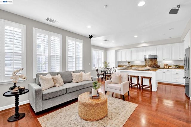 6197 Yardley Ln, San Ramon, CA 94582