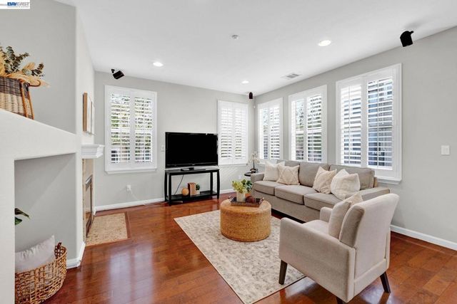 6197 Yardley Ln, San Ramon, CA 94582