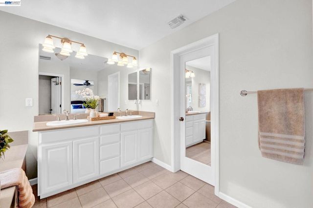 6197 Yardley Ln, San Ramon, CA 94582