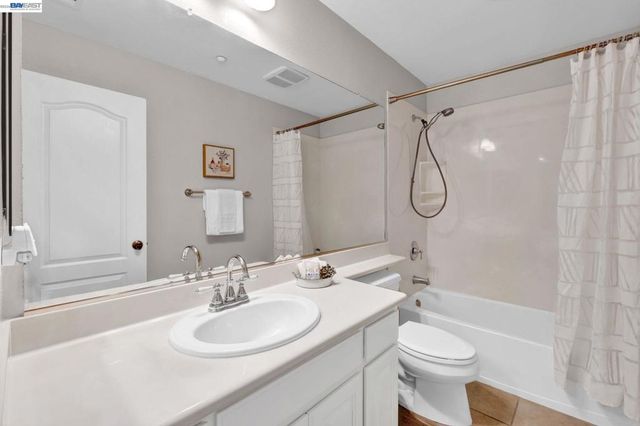 6197 Yardley Ln, San Ramon, CA 94582