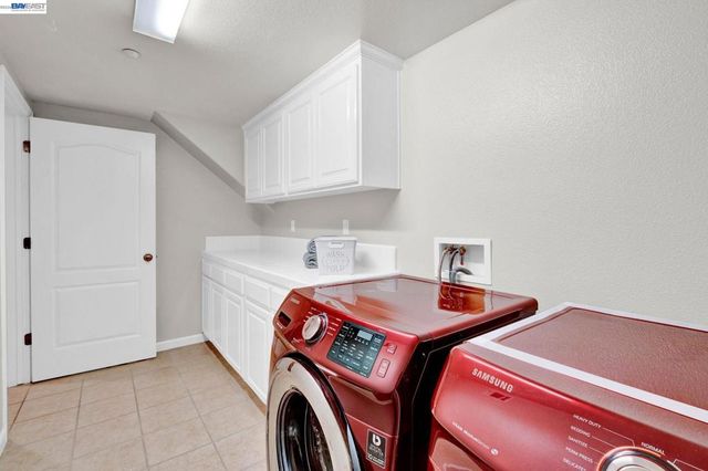 6197 Yardley Ln, San Ramon, CA 94582