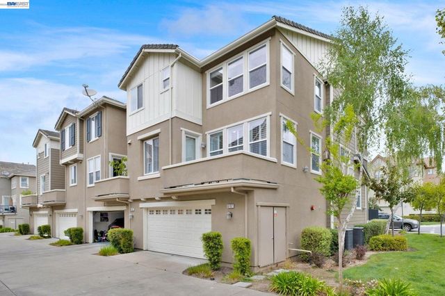 6197 Yardley Ln, San Ramon, CA 94582