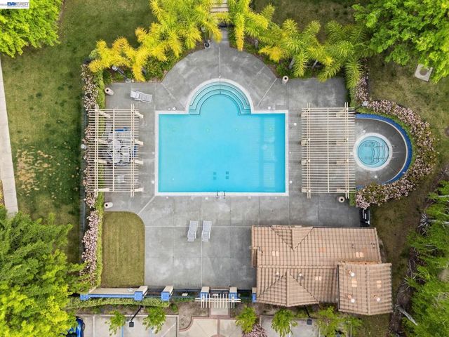 6197 Yardley Ln, San Ramon, CA 94582