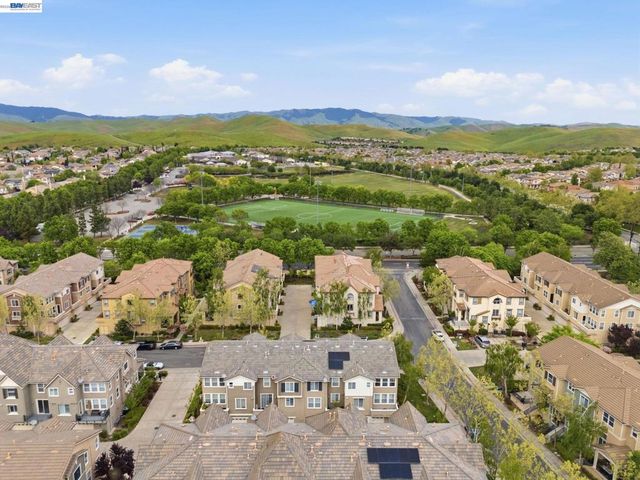 6197 Yardley Ln, San Ramon, CA 94582