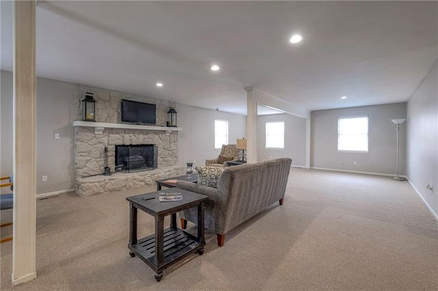 6822 Chapel Drive, Belton, MO 64012