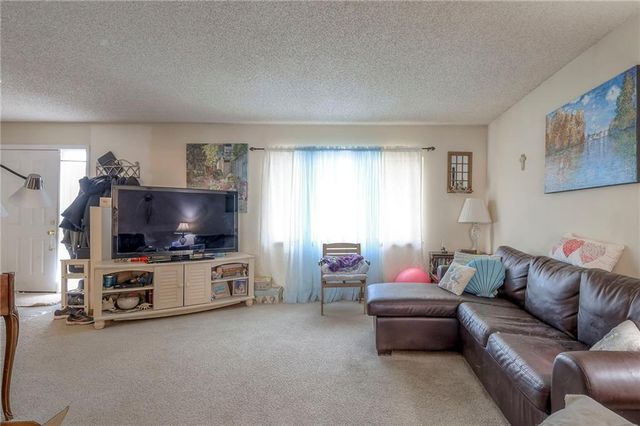 6822 Chapel Drive, Belton, MO 64012