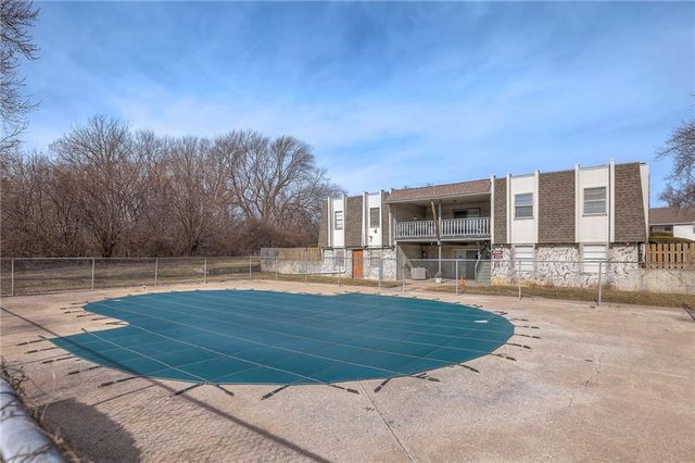 6822 Chapel Drive, Belton, MO 64012