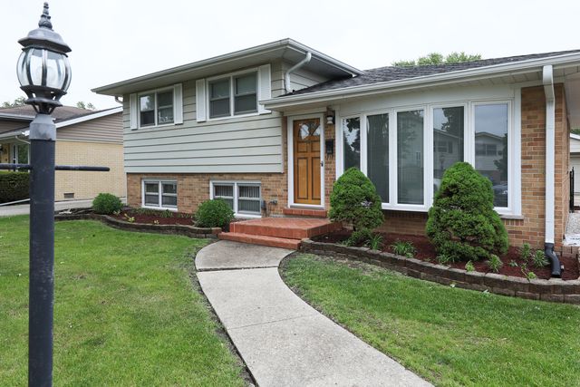 1065 Irwin Avenue, Des Plaines, IL 60018