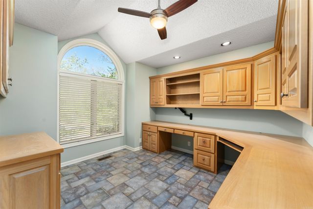 10 Princesa Lane, Hot Springs Village, AR 71909