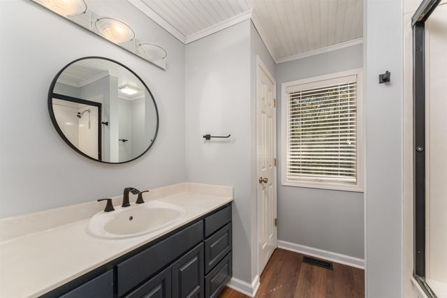 10 Princesa Lane, Hot Springs Village, AR 71909