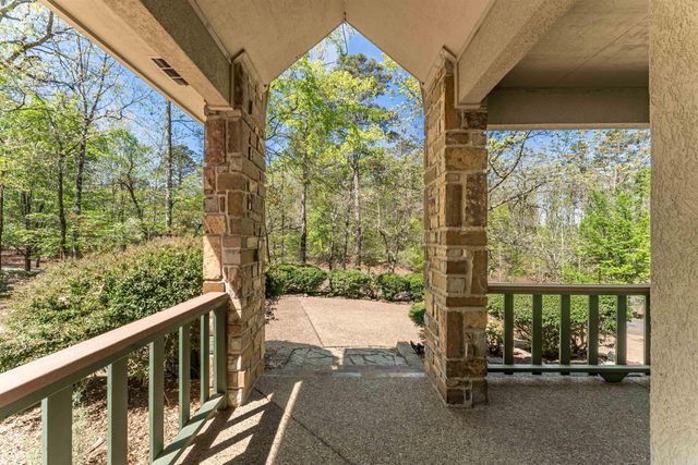 10 Princesa Lane, Hot Springs Village, AR 71909