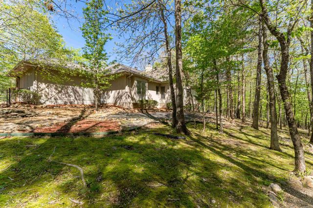 10 Princesa Lane, Hot Springs Village, AR 71909